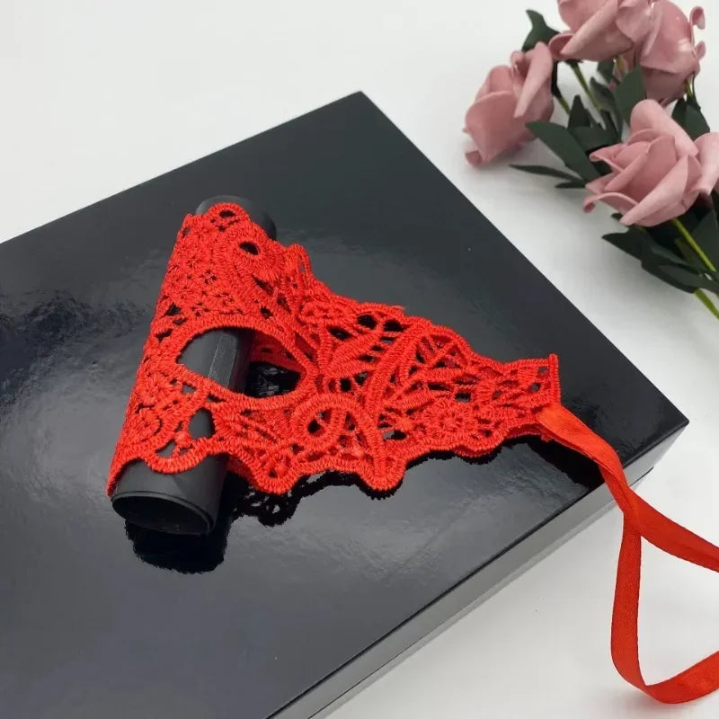 Máscara facial de encaje hueco para mujer, accesorios de fiesta de princesa, Cosplay, club nocturno, Reina, media cara, negro