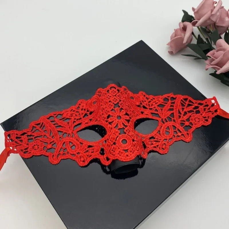 Máscara facial de encaje hueco para mujer, accesorios de fiesta de princesa, Cosplay, club nocturno, Reina, media cara, negro