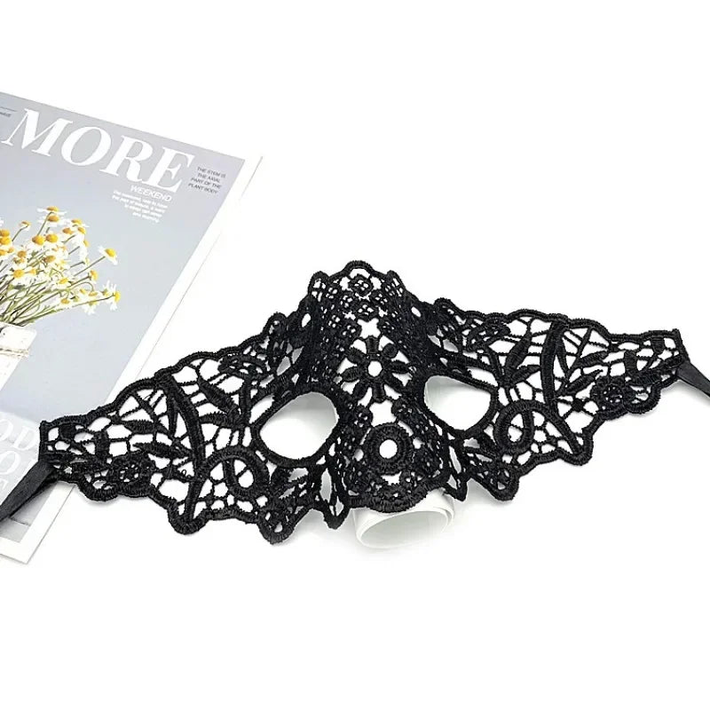 Máscara facial de encaje hueco para mujer, accesorios de fiesta de princesa, Cosplay, club nocturno, Reina, media cara, negro